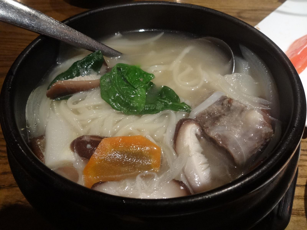 韓國牛骨湯麵.jpg