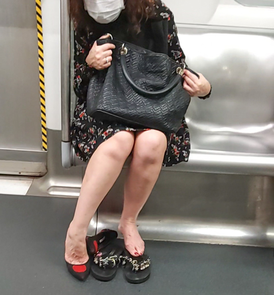 Screenshot_20200506-110611_MX Player Pro.jpg