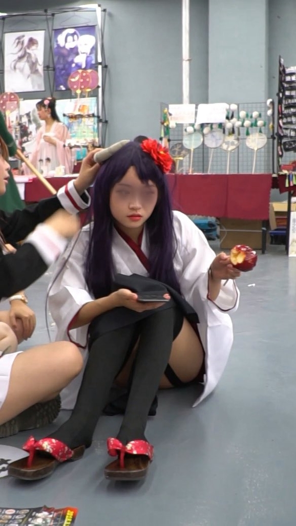 EWb71RUUYAAymJGa.jpg