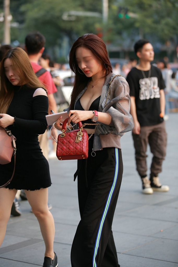 220822qo8omzmbu8lb1kr6a.jpg