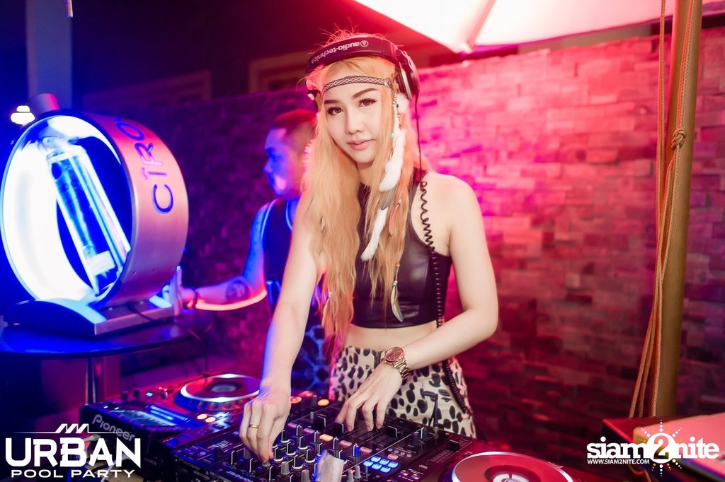 dj-yukie-02.jpg