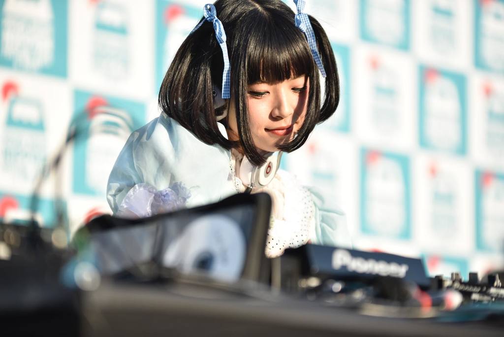 img_moshimoshi_1106_DJ_pochi_01.jpg