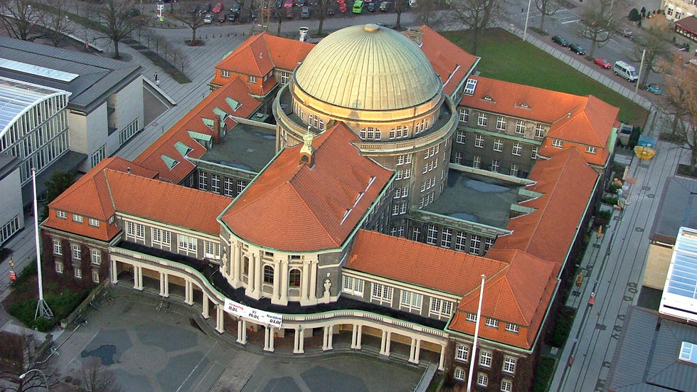 UniHHHauptgebaeude.jpg