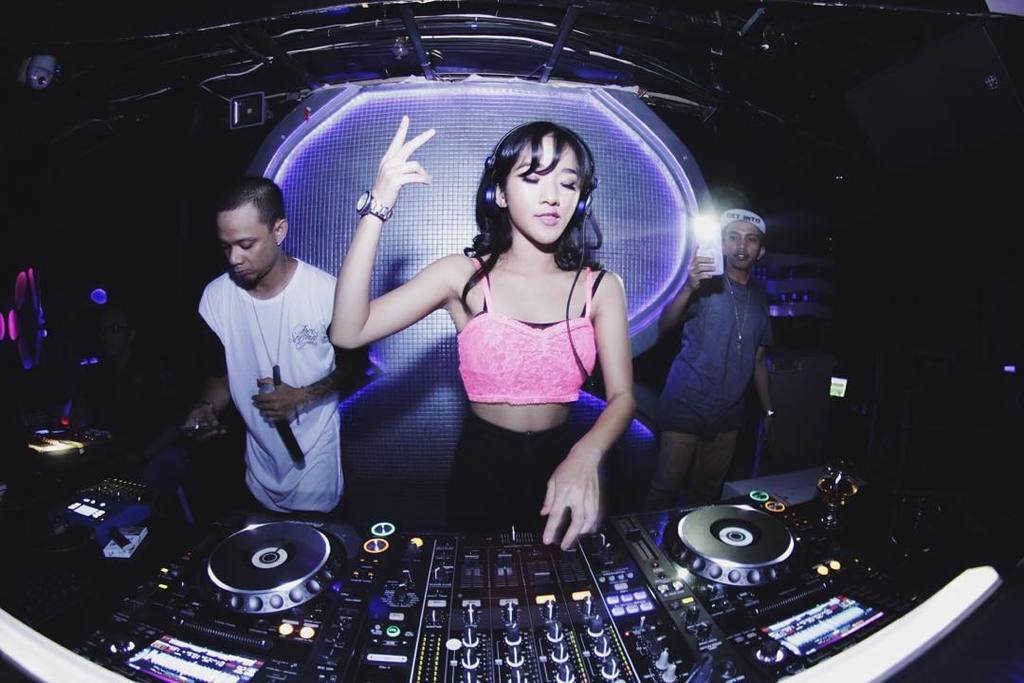 FDJ Goldie emeralda.jpg