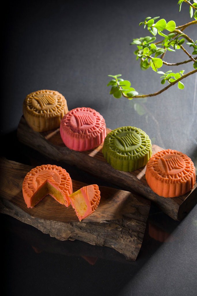 2020 Spring Moon Mini Heart-shaped Mooncakes1.jpg