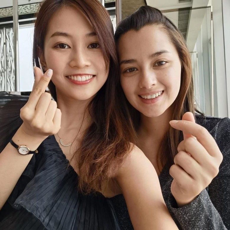 仲同郭柏妍（左）派心心。.jpg