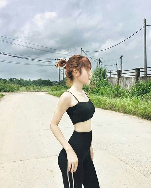 Su-Naing-Tiny-Waist4.jpg