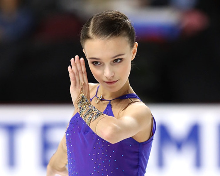 Anna Shcherbakova.jpg