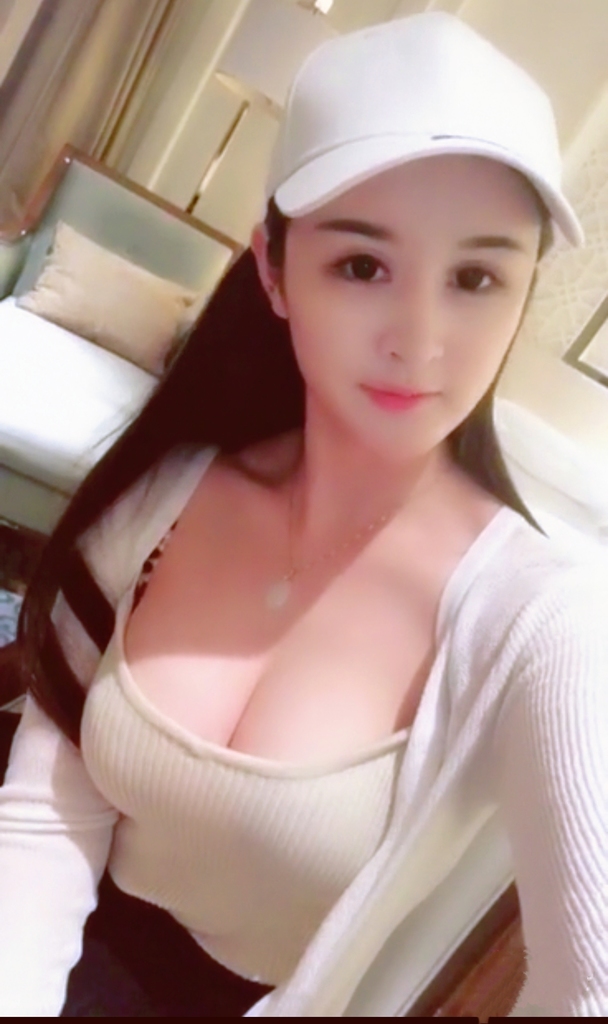 Maggie 白小純.jpg