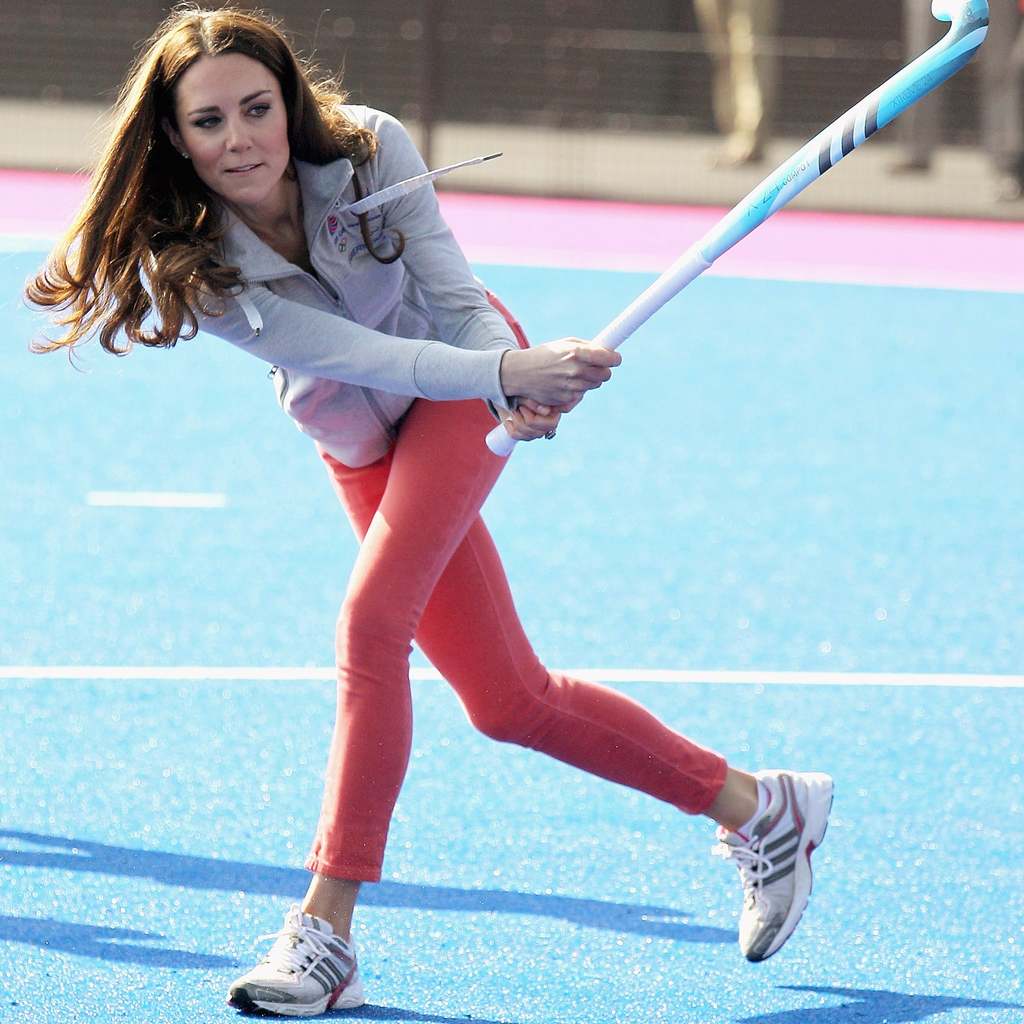 Kate-Middleton-Playing-Hockey-Coral-Pink-Jeans.jpg