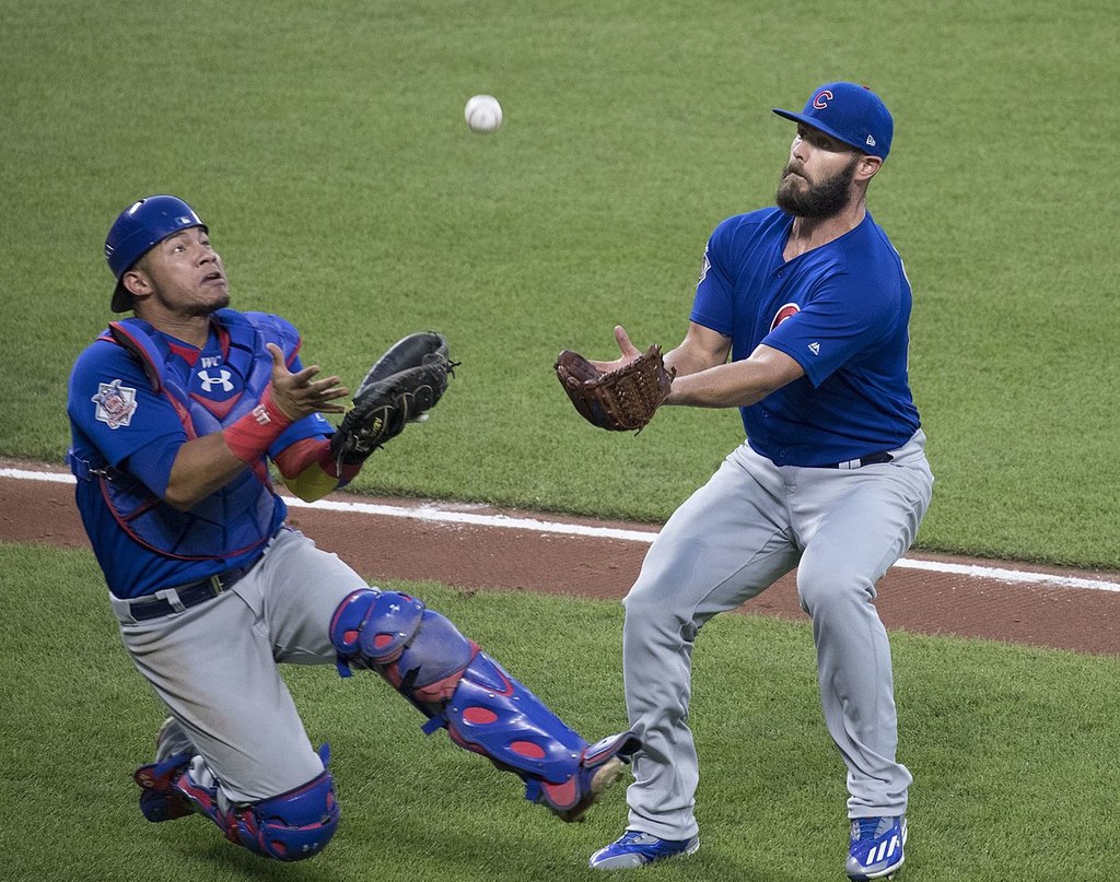 1200px-Willson_Contreras,_Jake_Arrieta_(35140279673).jpg