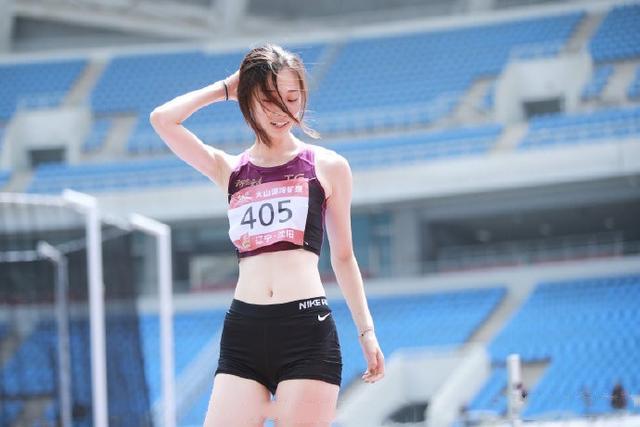 跳高美女 胡麟鵬.jpg