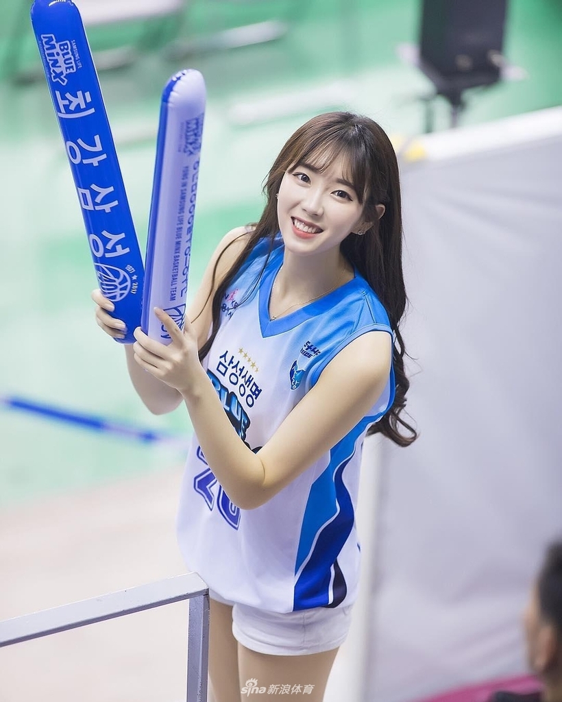 2SQJ-fyqrewh5703319.jpg