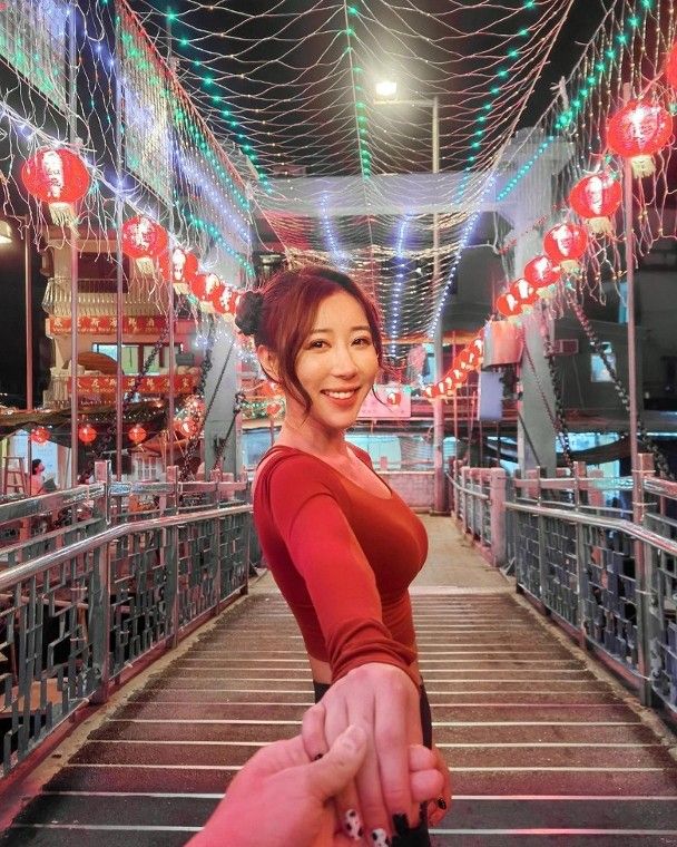 之前Alycia上載嘅相都有啲暗示，好似手拖手嘅男友視角。.jpg