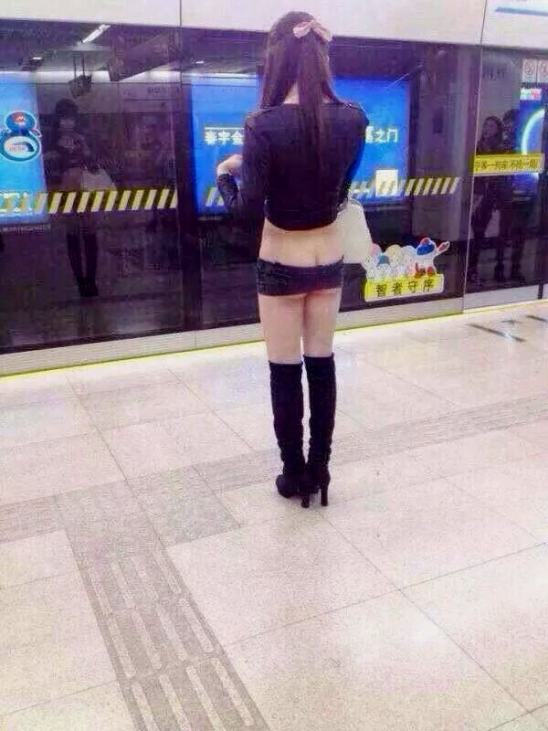 (轉載)地鐵拍到、真夠膽.jpg