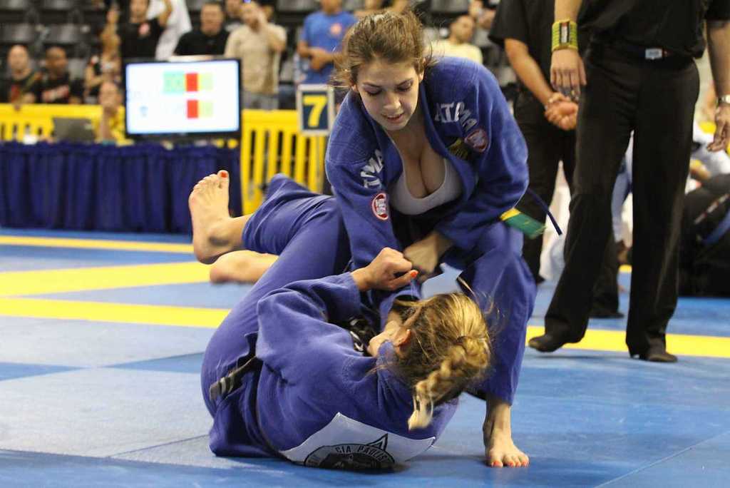 Mackenzie Dern.jpg