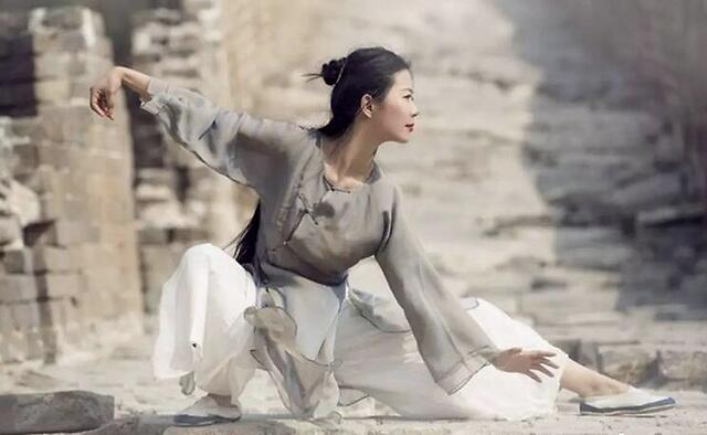 太極美女掌門葉泳湘e35_w744_h459.jpg