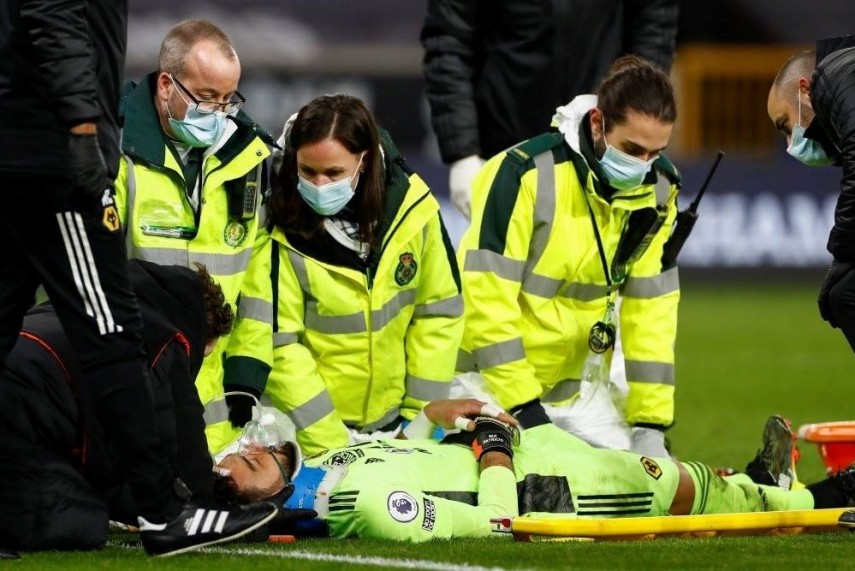 AP_Wolves_keeper_injured_571_855.jpg