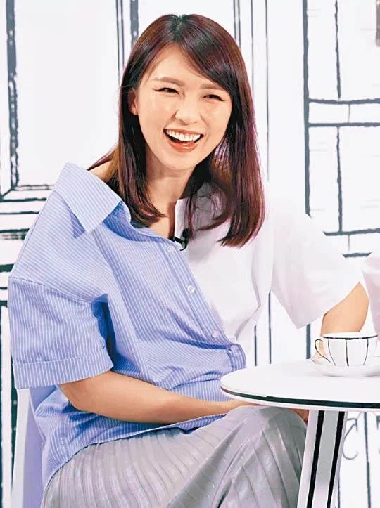 阿雪講起「奇葩姨姨」，忍唔住爆笑。.jpg