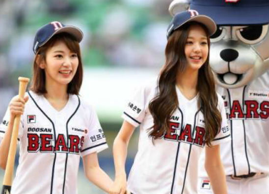 wonyoung-and-sakura.jpg