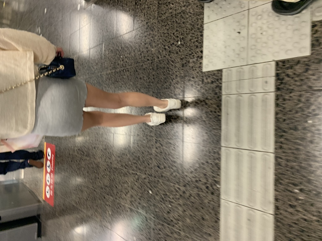 又白又滑，成條底環印出埋黎