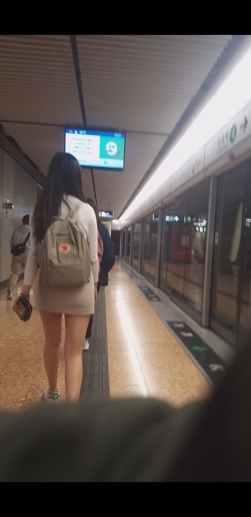 Screenshot_20210402-234422_Video Player.jpg