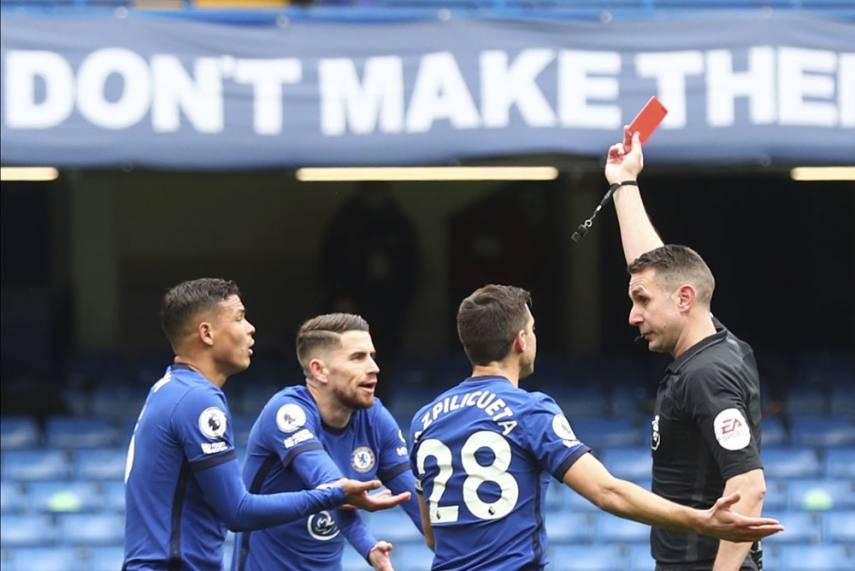 Silva-Chelsea-Red-AP_571_855.jpg