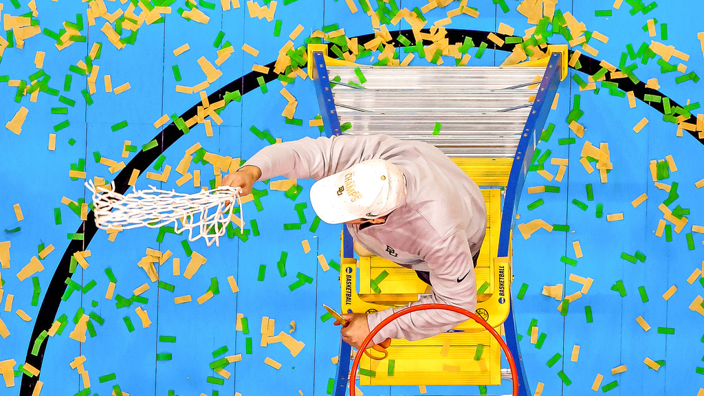 EyQ4djAWYAEItHr.jpeg
