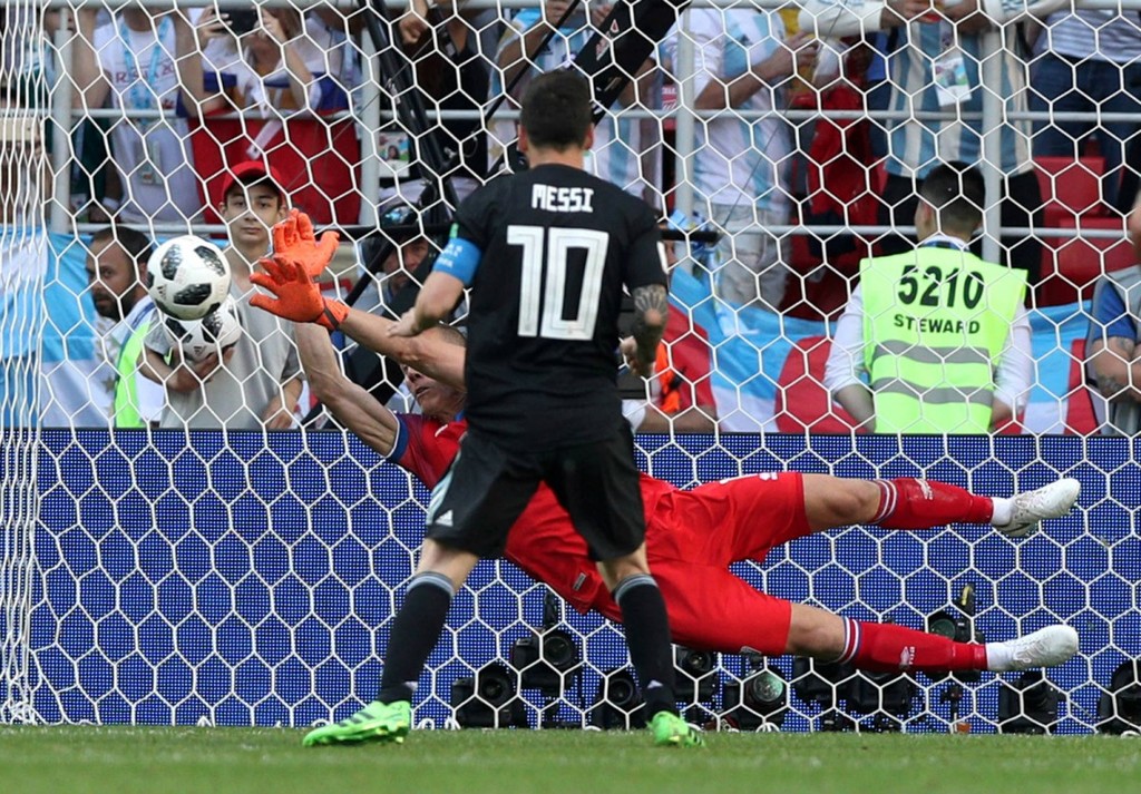 messi-1200x835.jpg