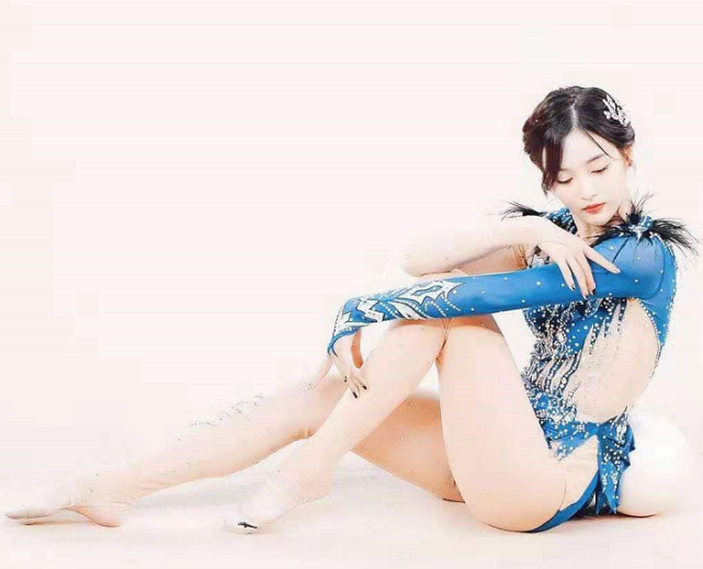 吴宣仪 火箭少女101成员.png