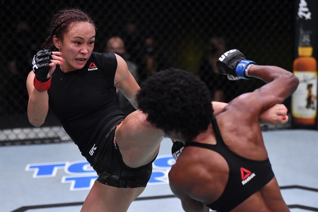 Michelle Waterson2.jpg
