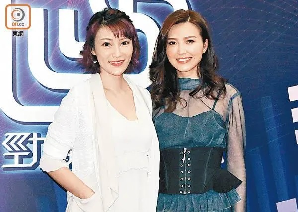 吳若希（右）要在李璧琦面前唱歌，坦言感到緊張。.jpg