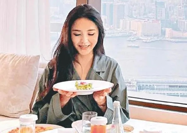1 官恩娜大擦美食。.jpg