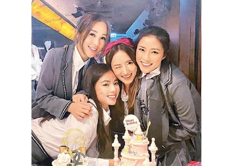 鄺潔楹生日化身學生妹.jpg