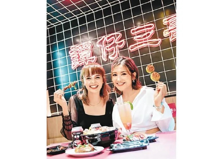 練美娟（右）及Asha最愛食米線，今次奉旨食到夠本！.jpg