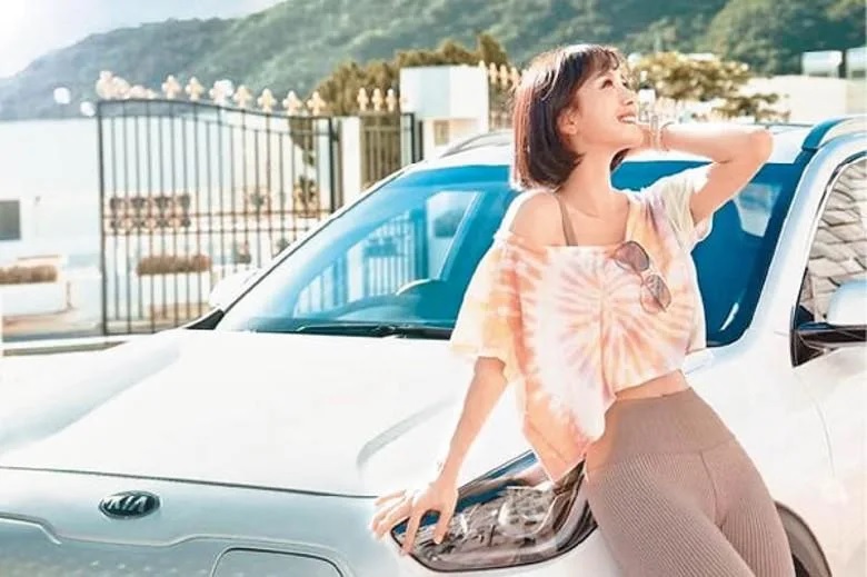 陳靜收起豐滿上圍，改晒纖腰一樣索。.jpg