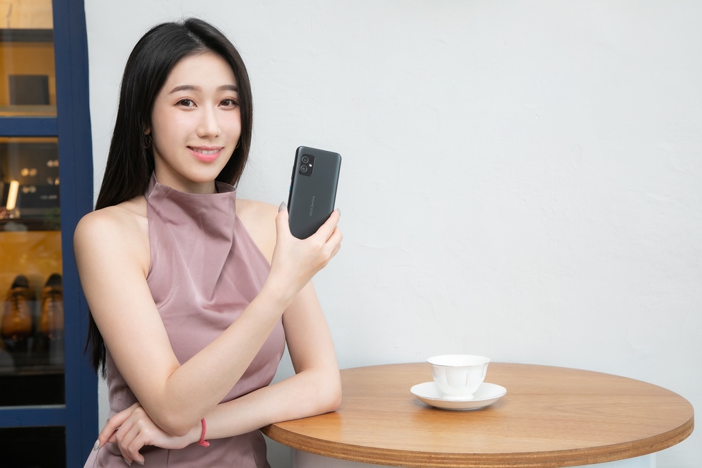 Zenfone-8-Flip 6 (1).jpeg