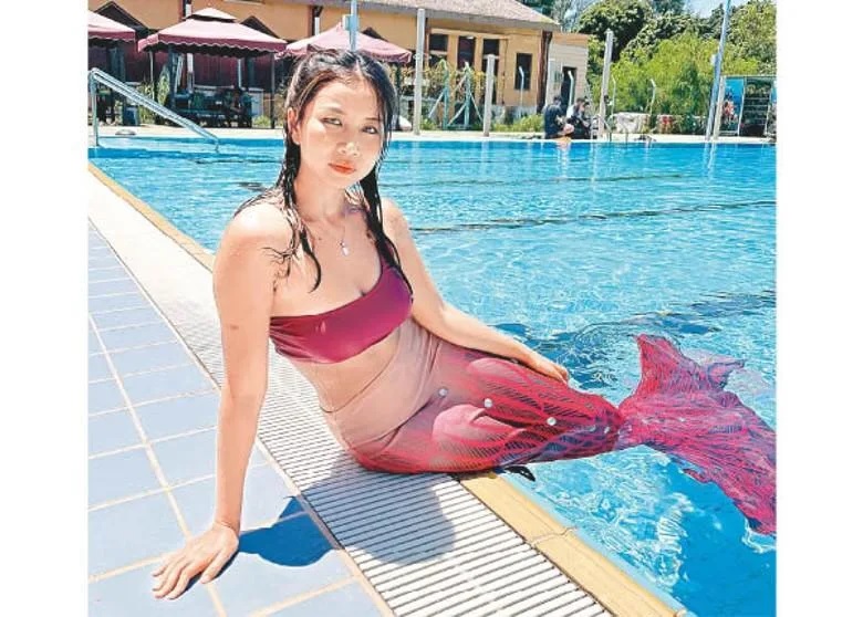 何泳芍扮美人魚拍節目！.jpg