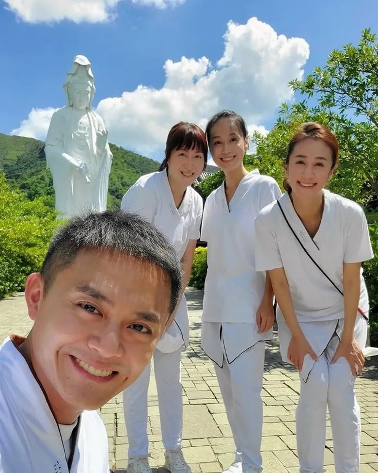 3 詹朗林上載同黃心穎（右二）及心美（最右）合照！.jpg