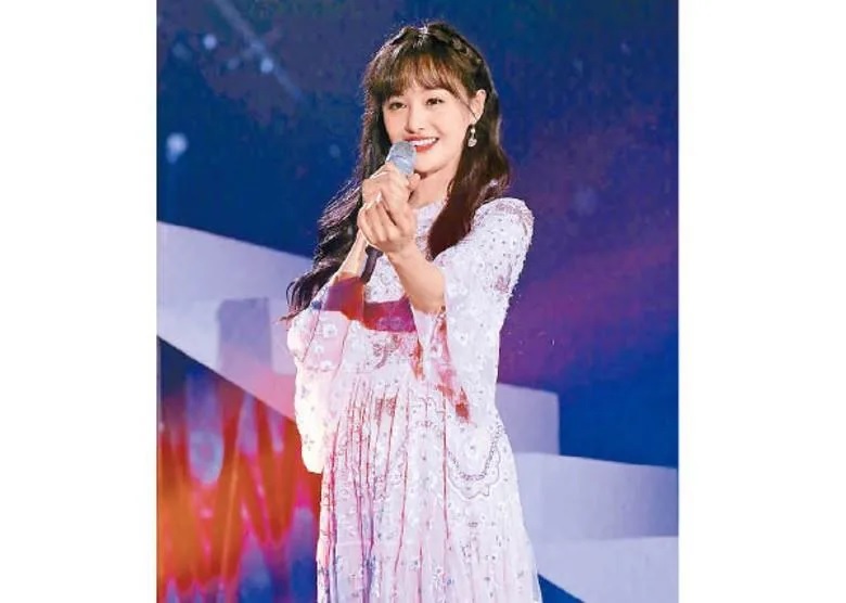星途凍過水的鄭爽，昨日發文公開道歉。.jpg