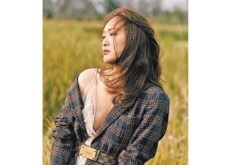 寶兒跌膊Sell女人味。.jpg