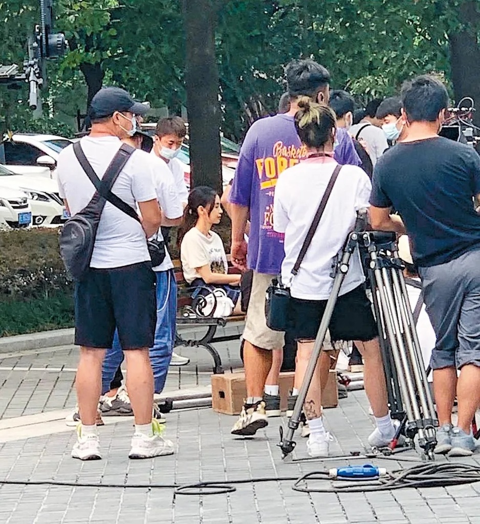 4 從網民拍攝的照片中，可見Baby瘦得青筋盡現。.jpg