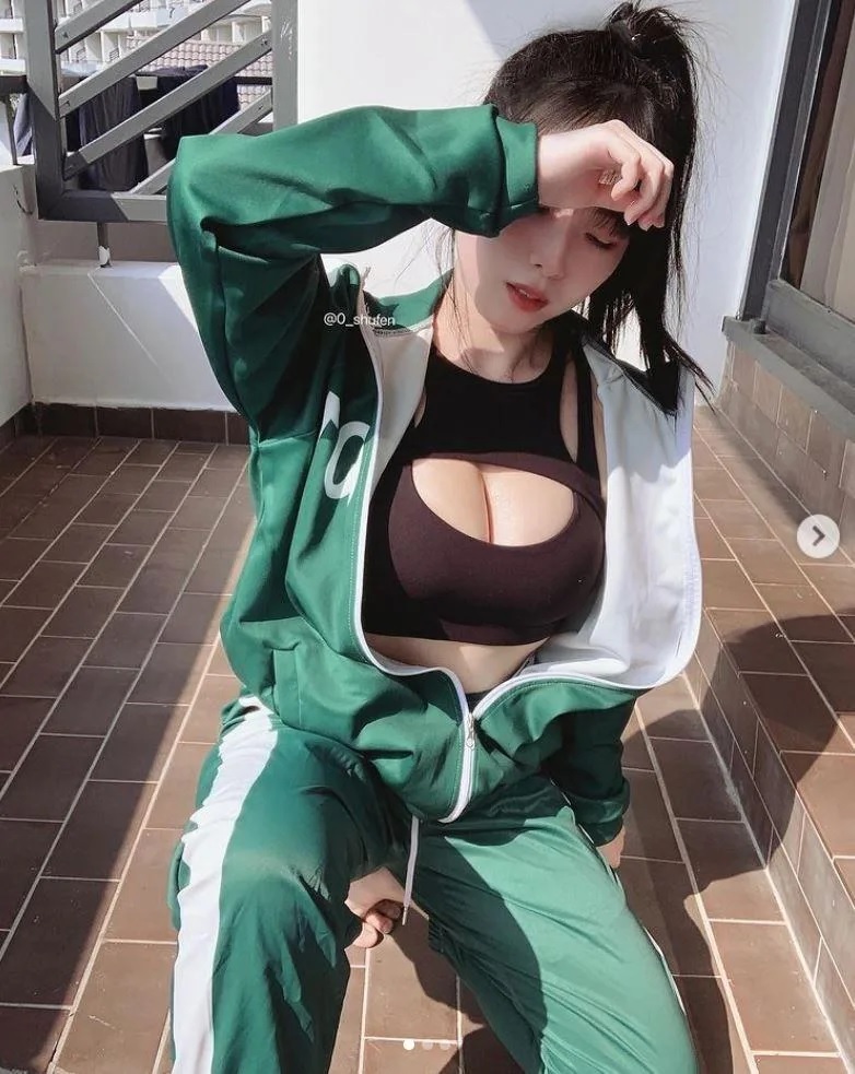 4 林淑芬Cosplay《魷魚遊戲》，好身材超吸睛。.jpg