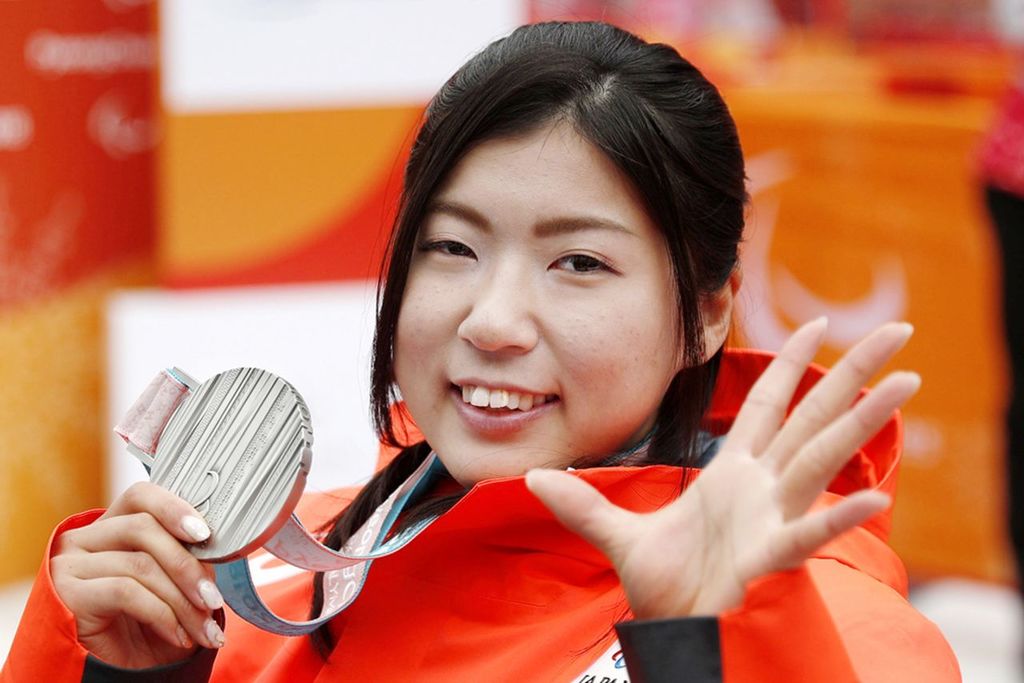 村岡桃佳1.jpg