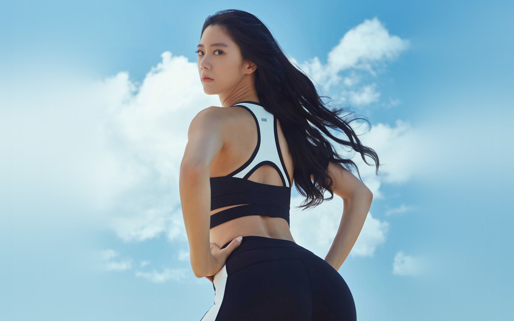 papers.co-hu10-girl-sexy-sporty-clara-36-3840x2400-4k-wallpaper.jpg