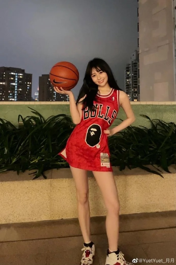 5 沈月長腿吸睛。.jpg