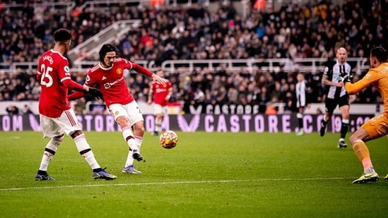 cavani-united-getty_1640657195901_1640657203311.jpg