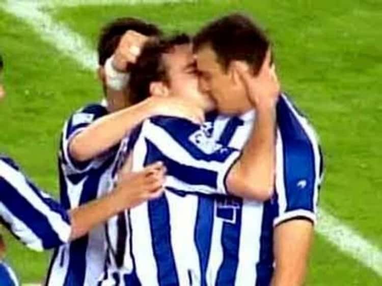 love-in-a-striped-shirt-photo-u1.jpeg