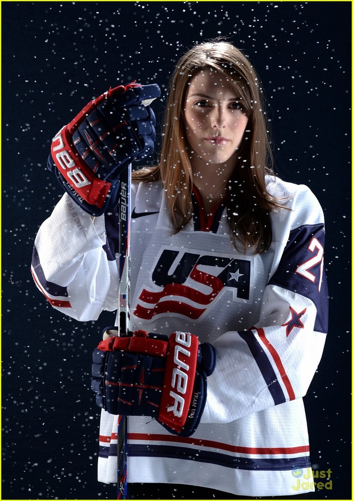 USOC-Portraits-2014-Sochi-Olympics-Hilary-Knight-womens-ice-hockey-38777571-862-1222.jpg