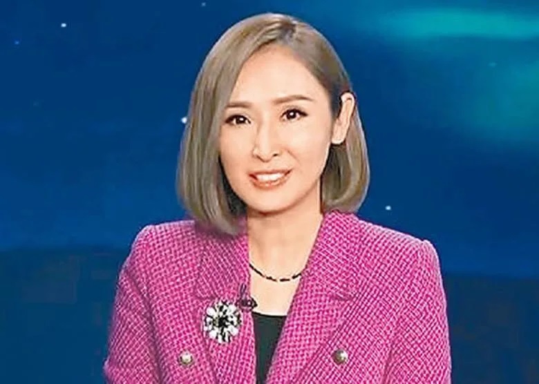 陳貝兒主持央視新聞節目，淡定晒口才。.jpg